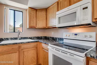 6624 E Calle La Paz #D, Tucson, AZ 85715 - Photo 7