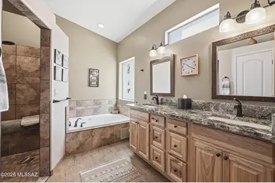 2749 S Greenside Place, Green Valley, AZ 85614 - Photo 13