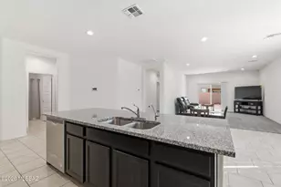 9271 W Creosote Rain Dr, Marana, AZ 85653 - Photo 11
