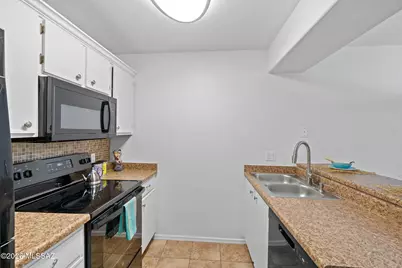 5751 N Kolb Road #33102, Tucson, AZ 85750 - Photo 9