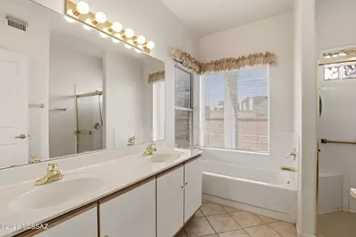 603 W VÃ­a Rosaldo, Green Valley, AZ 85614 - Photo 17