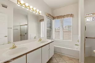 603 W VÃ­a Rosaldo, Green Valley, AZ 85614 - Photo 17