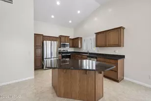 763 N Skywalker Pl, Green Valley, AZ 85614 - Photo 13