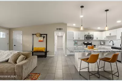 129 N Columbus Boulevard, Tucson, AZ 85711 - Photo 11
