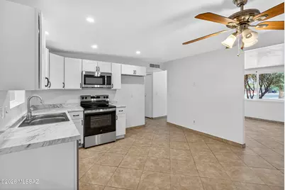 3895 S Queen Palm Drive, Tucson, AZ 85730 - Photo 5