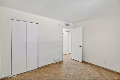 3895 S Queen Palm Drive, Tucson, AZ 85730 - Photo 11