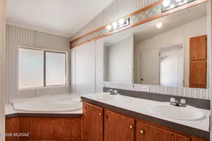 7983 N Team Roper Rd, Tucson, AZ 85743 - Photo 29