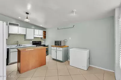 7540 E Poinciana Drive, Tucson, AZ 85730 - Photo 9
