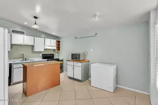 7540 E Poinciana Dr, Tucson, AZ 85730 - Photo 9