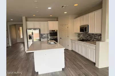 8965 E Wright School Loop, Tucson, AZ 85715 - Photo 5