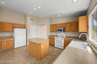 2533 W Southern Star Drive, Tucson, AZ 85713 - Photo 9