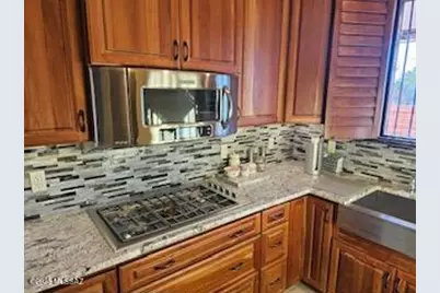 7040 N Montecatina Drive, Tucson, AZ 85704 - Photo 9