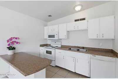 1105 E Garden Loop, Tucson, AZ 85706 - Photo 5