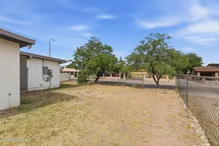 1105 E Garden Loop, Tucson, AZ 85706 - Photo 21