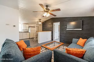 2424 S Cottonwood Ln, Tucson, AZ 85713 - Photo 5