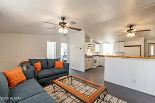 2424 S Cottonwood Ln, Tucson, AZ 85713 - Photo 7