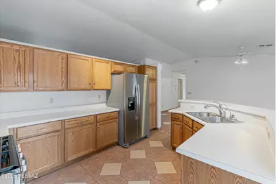 7983 S Teaberry Avenue, Tucson, AZ 85747 - Photo 9