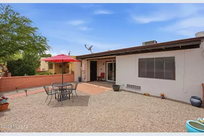 1376 S Desert Meadows Circle, Green Valley, AZ 85614 - Photo 25