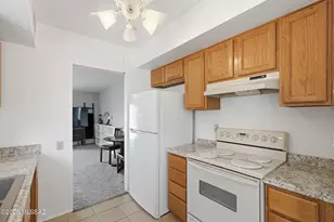 1376 S Desert Meadows Cir, Green Valley, AZ 85614 - Photo 11