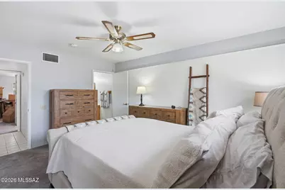1376 S Desert Meadows Circle, Green Valley, AZ 85614 - Photo 17
