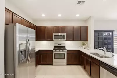 125 E Calle Vivaz, Green Valley, AZ 85614 - Photo 9