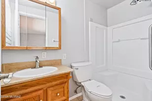 9460 E Pikes Peak Dr, Tucson, AZ 85710 - Photo 21