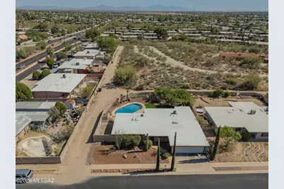 9460 E Pikes Peak Drive, Tucson, AZ 85710 - Photo 37