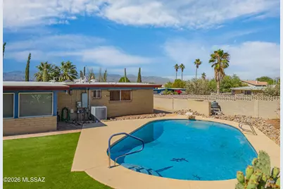 9460 E Pikes Peak Drive, Tucson, AZ 85710 - Photo 5