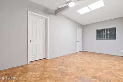 9460 E Pikes Peak Drive, Tucson, AZ 85710 - Photo 15