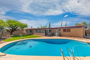 9460 E Pikes Peak Dr, Tucson, AZ 85710 - Photo 3