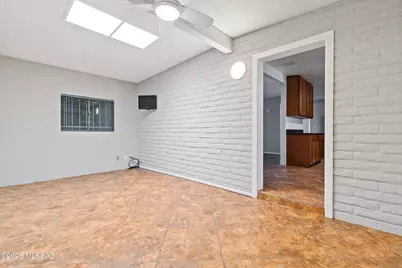9460 E Pikes Peak Drive, Tucson, AZ 85710 - Photo 13