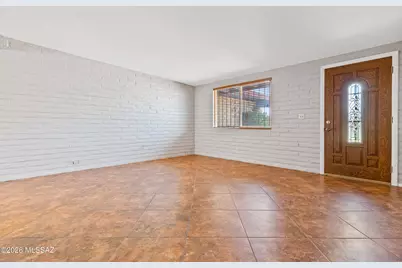 9460 E Pikes Peak Drive, Tucson, AZ 85710 - Photo 7