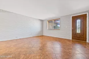9460 E Pikes Peak Dr, Tucson, AZ 85710 - Photo 7