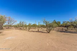 5951 N Chaparral Rd, Tucson, AZ 85743 - Photo 17
