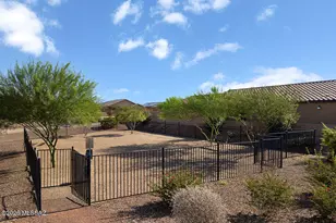 4442 S Downshift Dr, Tucson, AZ 85730 - Photo 17