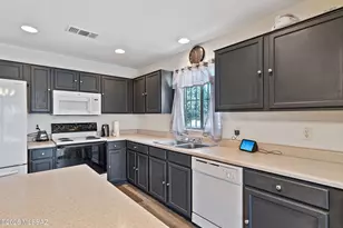 5111 S Lavender Fields Ln, Tucson, AZ 85746 - Photo 11
