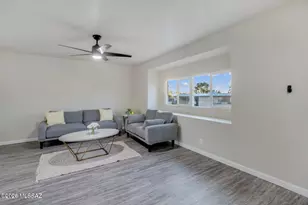 8202 E Kenyon Dr, Tucson, AZ 85710 - Photo 9