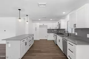 4239 E 4th St, Tucson, AZ 85711 - Photo 9