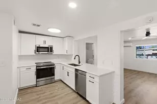 7575 E Persimmon Dr, Tucson, AZ 85730 - Photo 9