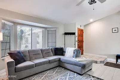 1480 W Canyon Shadows Lane, Tucson, AZ 85737 - Photo 5