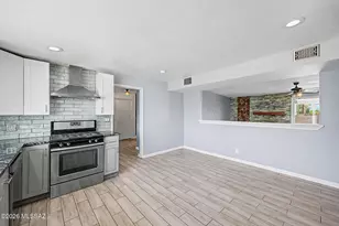 8365 E 7th St, Tucson, AZ 85710 - Photo 11