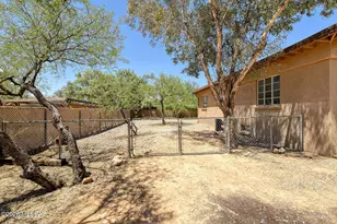1009 E Halcyon Rd, Tucson, AZ 85719 - Photo 11
