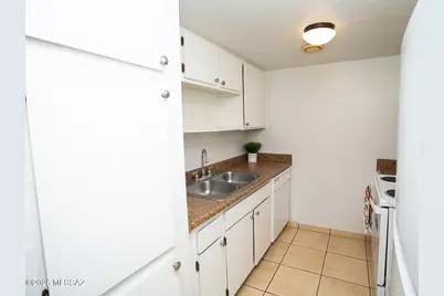 1620 N Wilmot Road #UNIT F118, Tucson, AZ 85712 - Photo 5