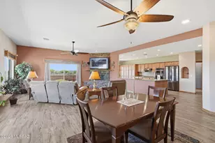 646 E Bent Branch Pl, Green Valley, AZ 85614 - Photo 15