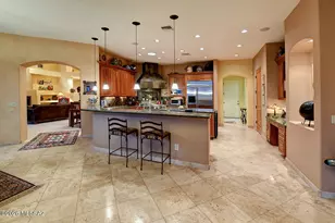 243 E Allthorn Pl, Oro Valley, AZ 85755 - Photo 9