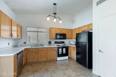 8667 N Golden Moon Way, Tucson, AZ 85743 - Photo 9