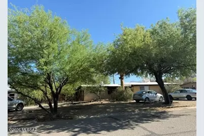 1990 W Amy Place #B, Tucson, AZ 85705 - Photo 1