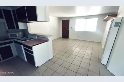 1990 W Amy Place #B, Tucson, AZ 85705 - Photo 3