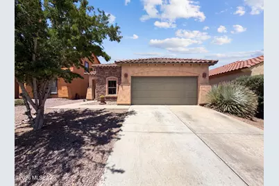 880 W Calle Valenciana, Sahuarita, AZ 85629 - Photo 1