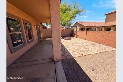 880 W Calle Valenciana, Sahuarita, AZ 85629 - Photo 5
